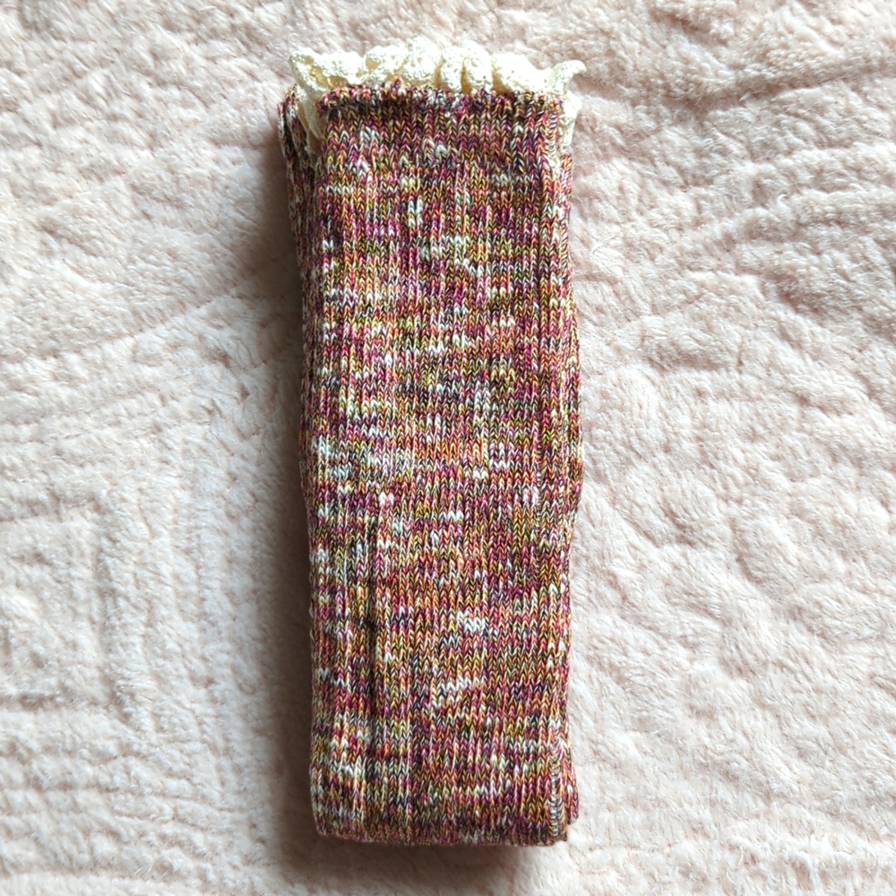 Stocking Stuffer! Beautiful Burgundy Socks w/Dainty Cream Trim - Picture 6 of 15